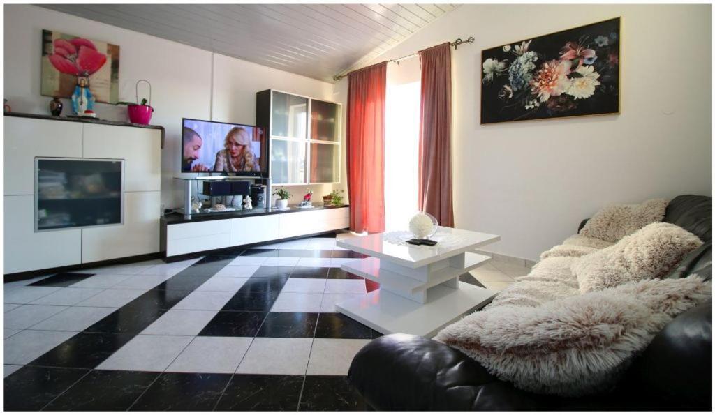Apartamento Mikelin Primošten Exterior foto