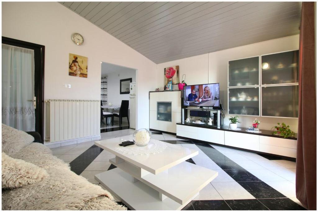 Apartamento Mikelin Primošten Exterior foto